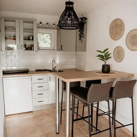 Vikendica Castanea Banja Zdrelo *