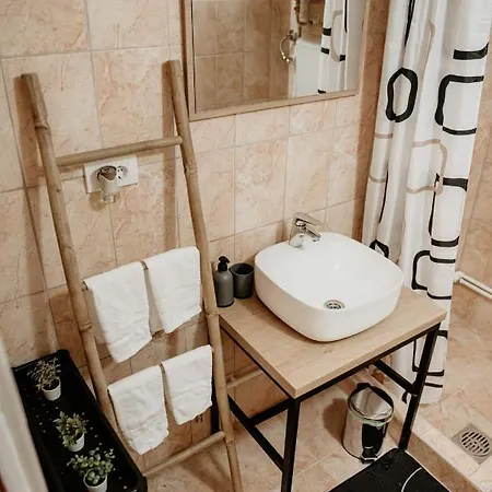 Vikendica Castanea Banja Zdrelo * Petrovac na Mlavi